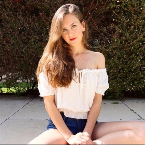 Brandy Melville Ezra off the shoulder top - Picture 5 of 5